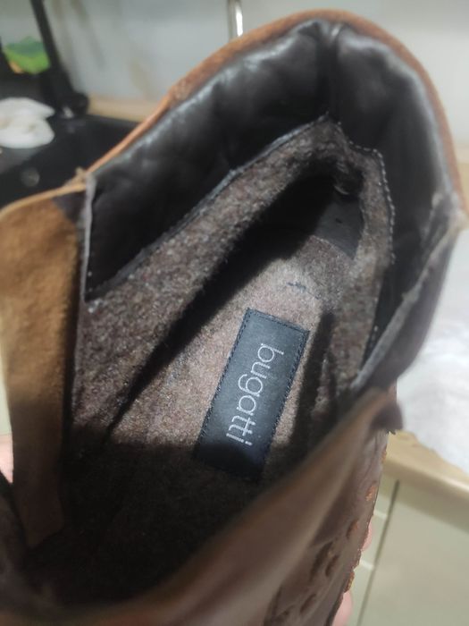 Продам чоловічі шкіряні ботинки Bugatti