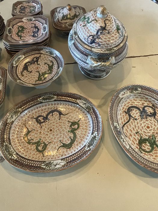 Loiça porcelana chinesa antiga com dragões