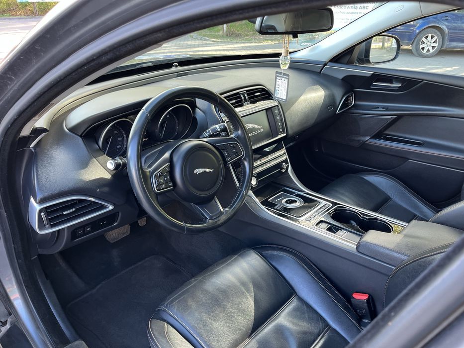 Jaguar XE  2015r