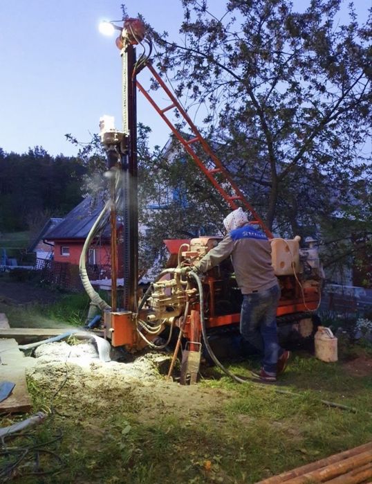 Буріння свердловин на воду в камінь граніт малогабаритна техніка бурение скважин криниці не копаємо