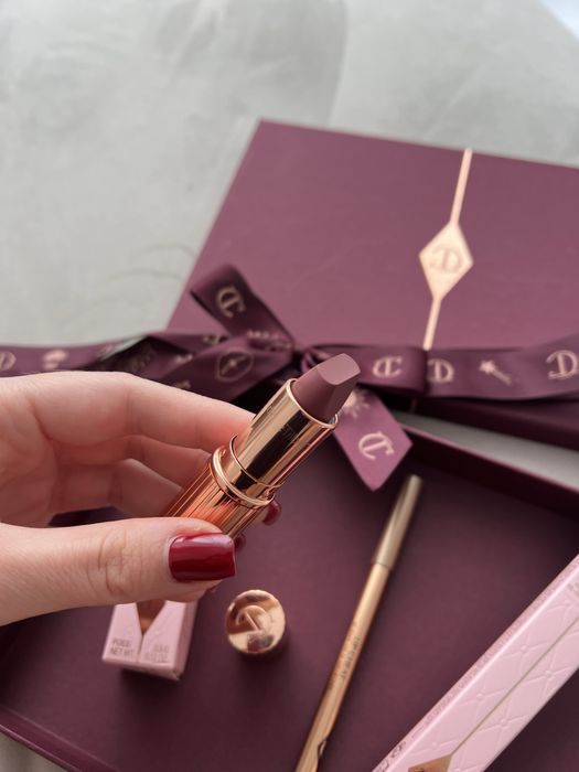 Олівець помада Charlotte tilbury pillow talk