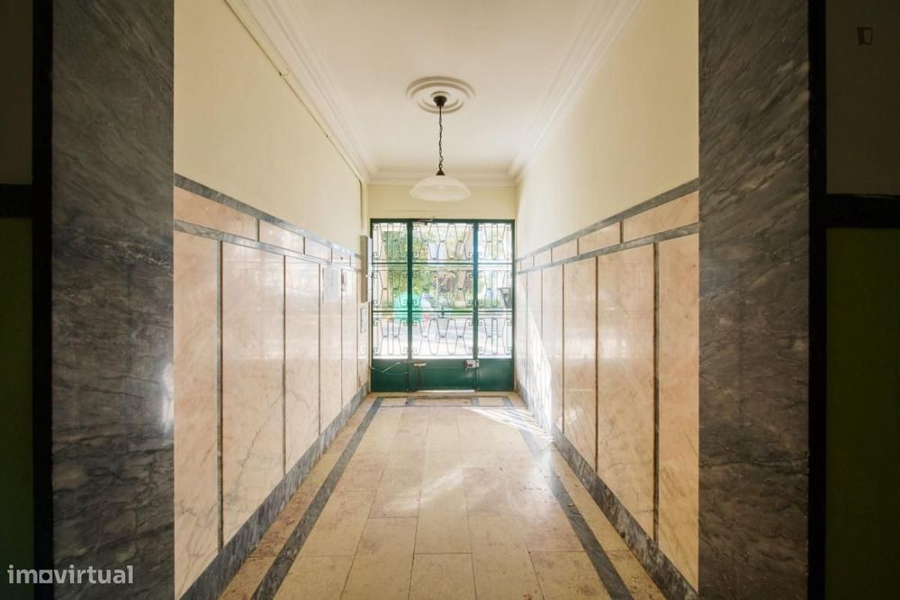 Quarto - localizado em Alvalade Lisbon