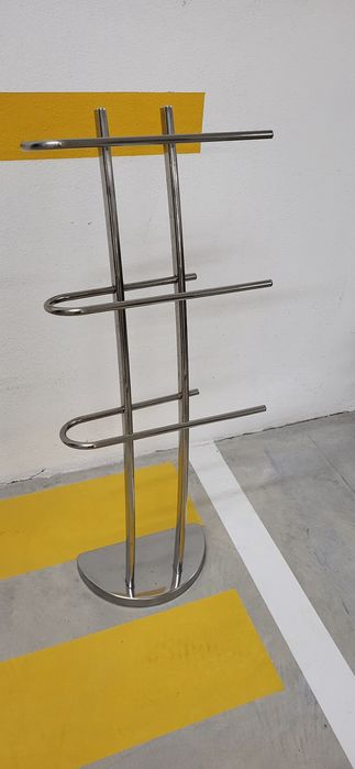 Toalheiro metálico WC