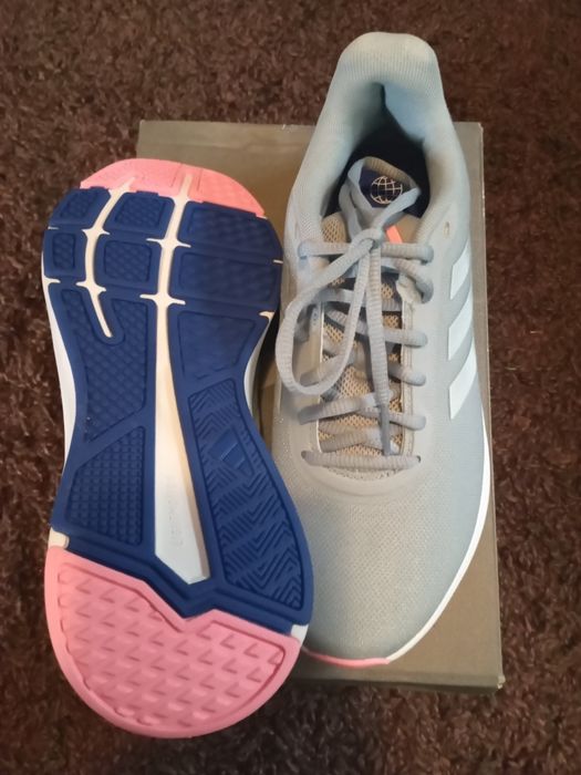 Nowe buty sportowe Adidas