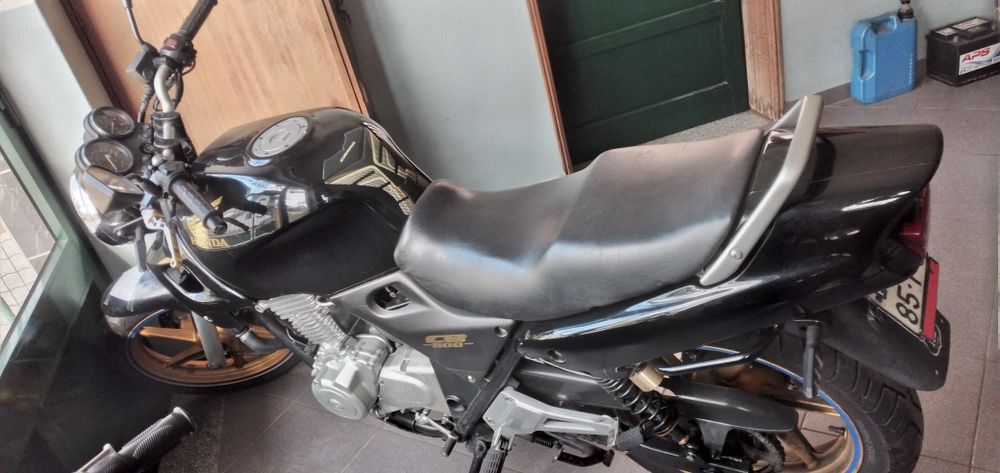 Honda CB 500c.c. Ano de 2000 / Scooter X7 Evo 300c,c Branca Gondomar Porto