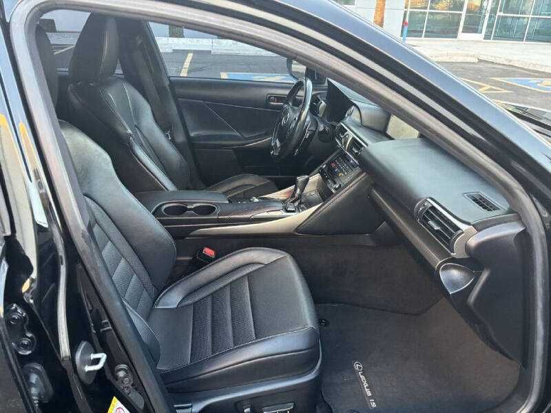 2017 Lexus IS 200t