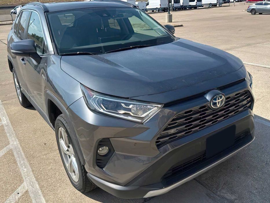 Toyota RAV4 Hybrid XLE Premium      2021