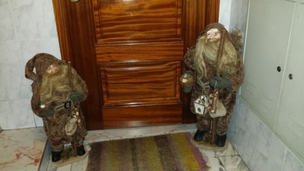 Vendo estes homens para efeitos de Natal e páscoa Antigo