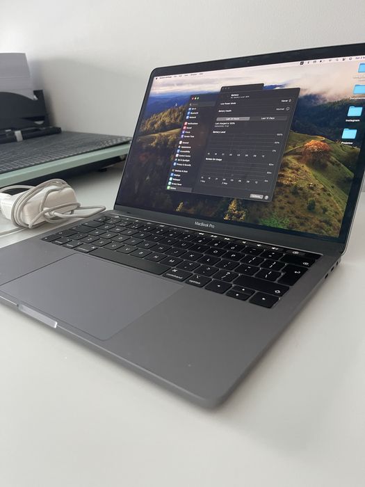 Apple MacBook Pro 2018, 13” Touchbar, Intel Quad-Core I7 2.7GHz, 16GB RAM, 512GB SSD