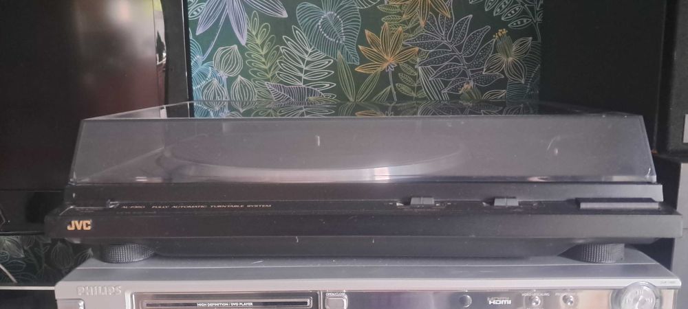 Gramofon JVC model AL-F350