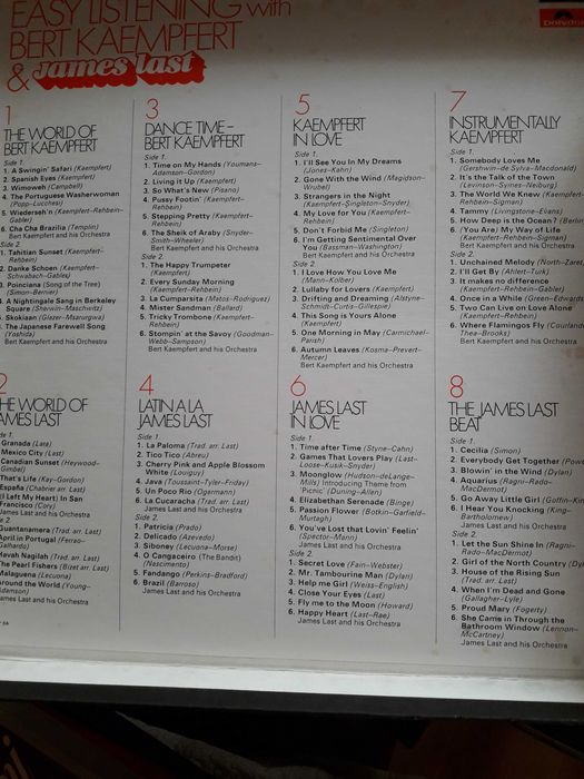 Coletânea de vinis.