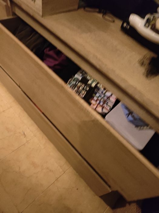 Cómoda de 6 gavetas Conforama.