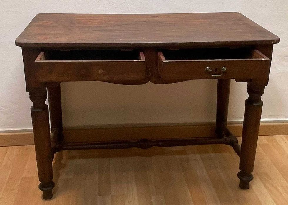 Secretaria rustica antiga, em carvalho, impecável!