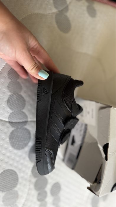Кросівки adidas 28 р