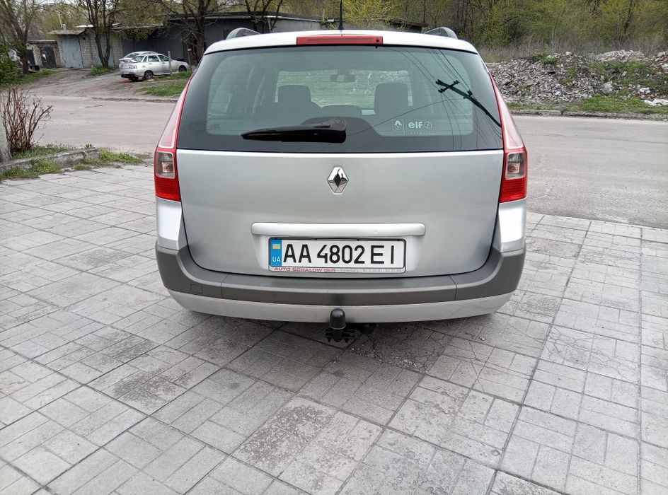 Легковой автомобиль Рено Меган