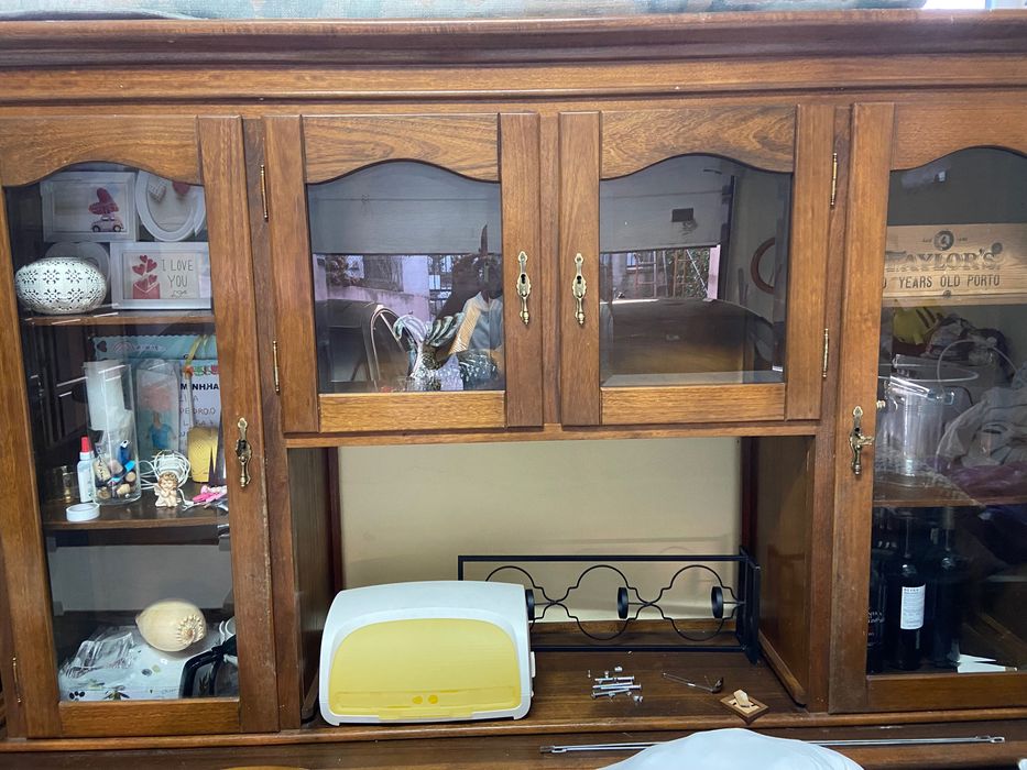 Móveis antigos em bom estado