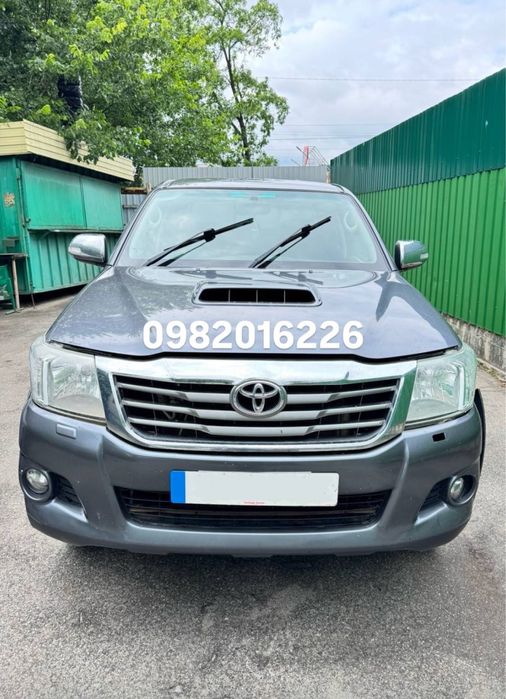 Toyota Hilux 2012-2015 рестайл Розбірка разборка шрот по запчастинам