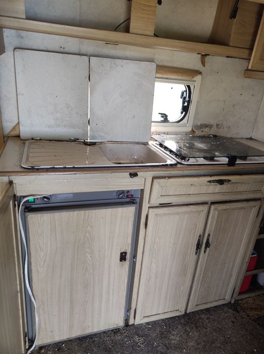 Przyczepa kempingowa Delta lodówka kuchenka gazowa piec gazowy bojler