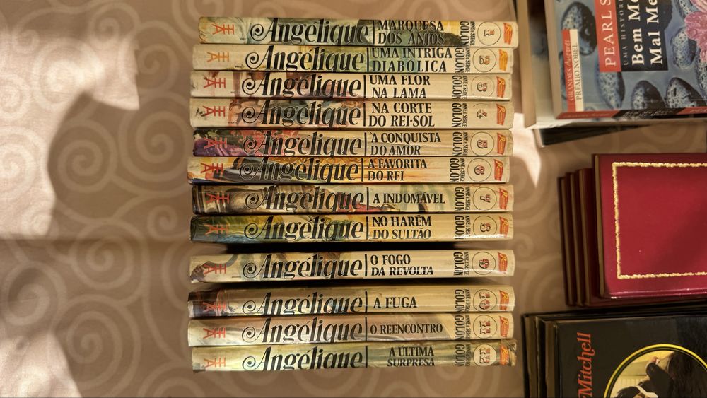 Coleção "Angélique" – Anne e Serge Golon – 12 Volumes