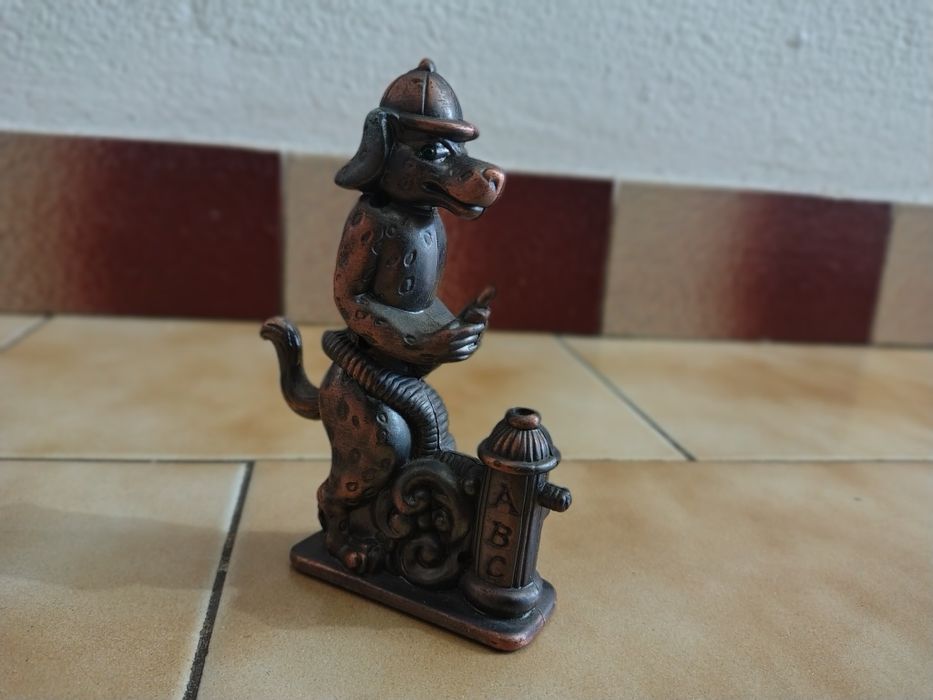 Vendo: isqueiros de mesa ( 1€)
