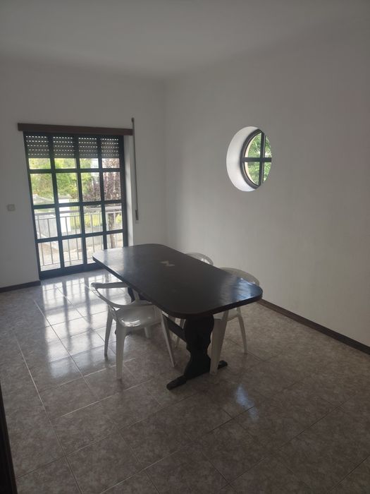Arrenda-se apartamento em Avelar