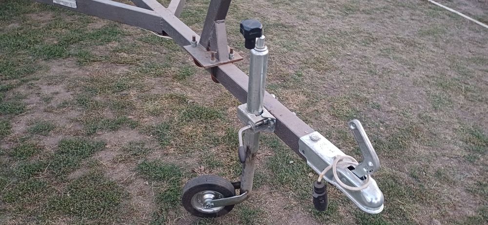 Продам лодочний прицеп