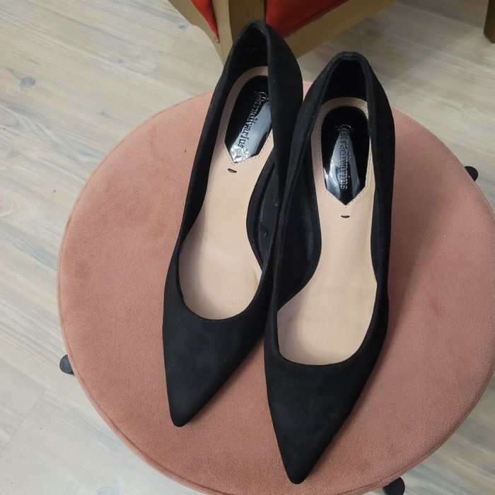 Czarne, zamszowe szpilki