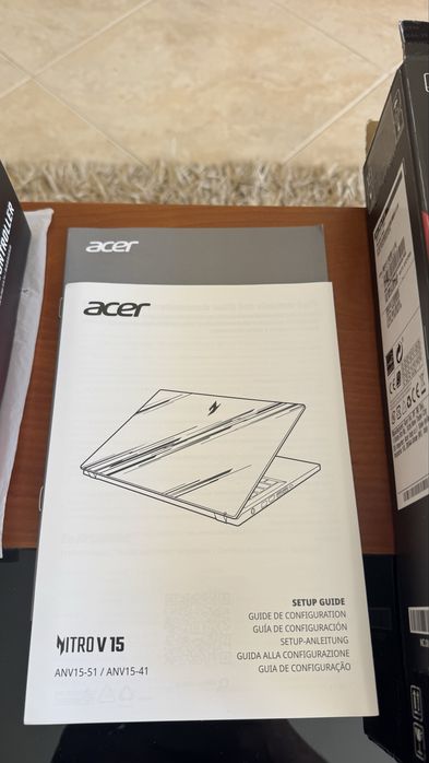 Portátil Gaming Acer Nitro V com comando