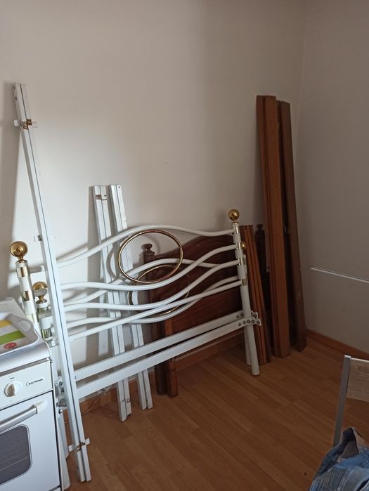 Cama de casal em ferro