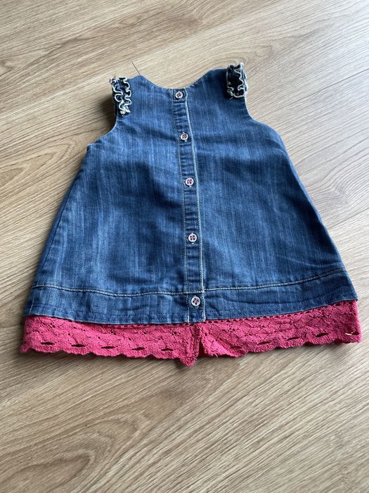 Sukienka na guziczki - jeansowa z koronką