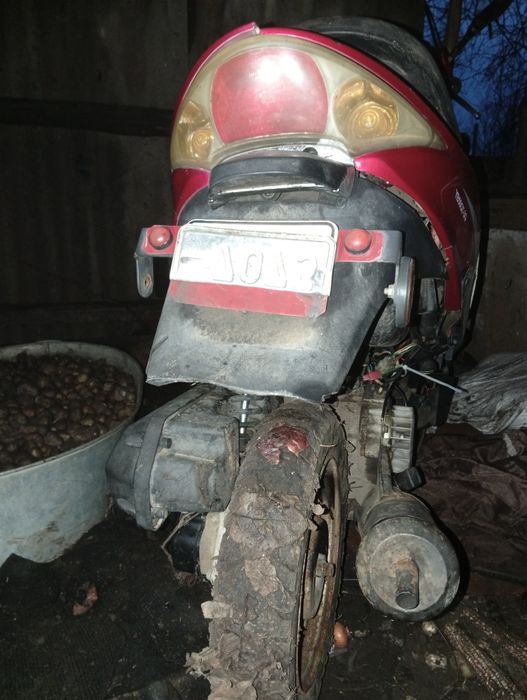 Продам скутер Yaben xtreme