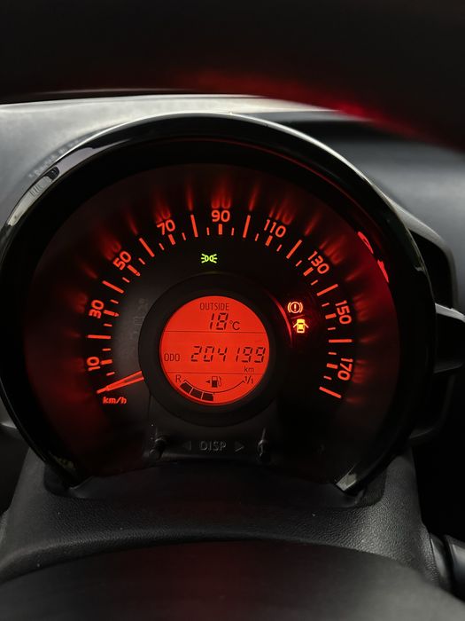 Peugeot 108 1.0 a Gasolina | 2017 | Económico | AC | Caixa Manual