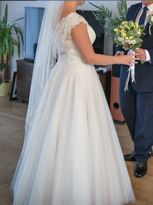 suknia ślubna rozmiar 40 literka A 169 170 plus obcas koło welon