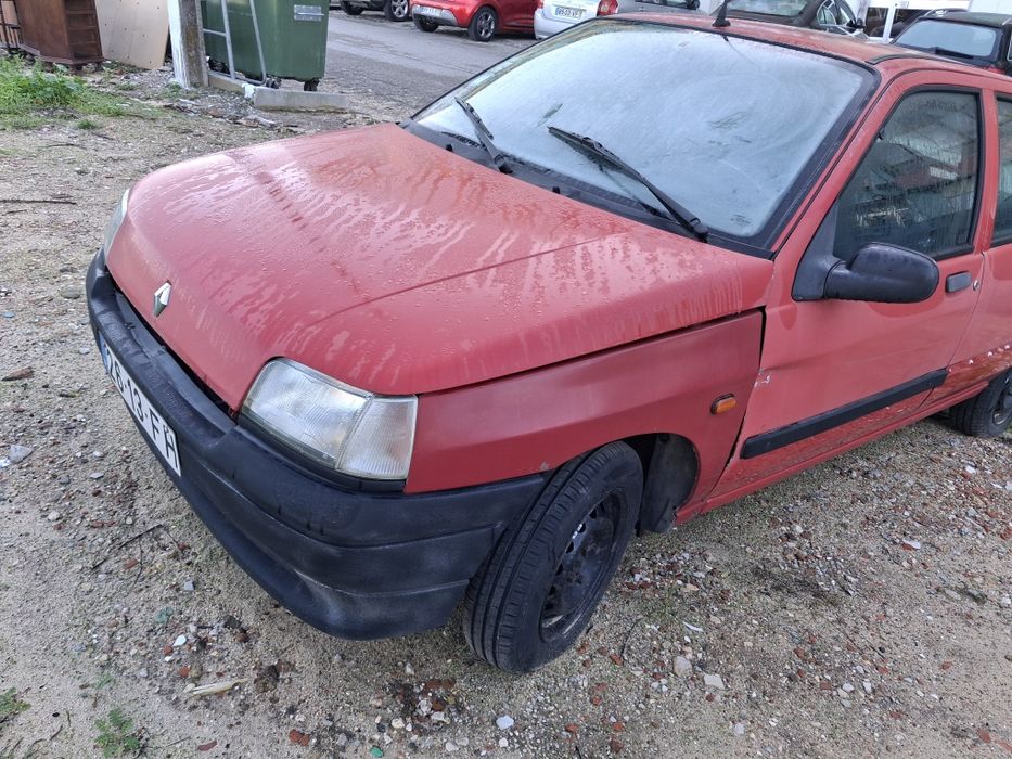 Carro Renault Clio