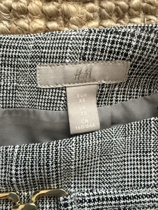 Szara spódnica mini w kratę H&M