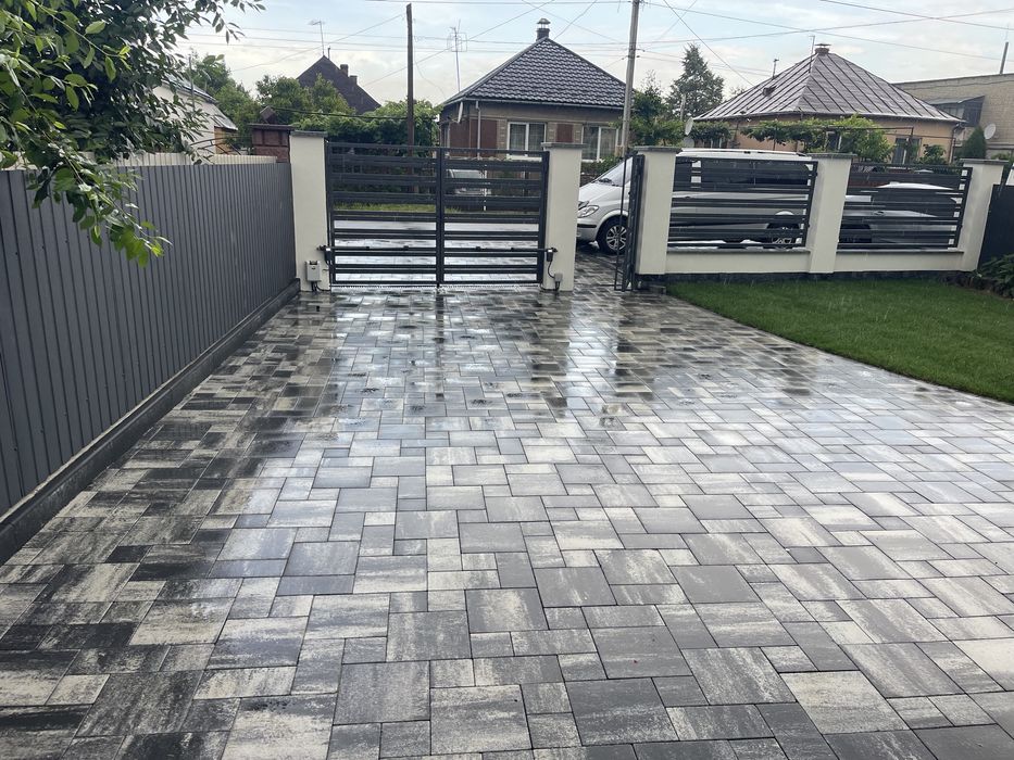 Професійне викладання бруківки в місті Ужгород