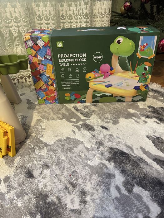 Дитячий столик з проектором та стільчиком