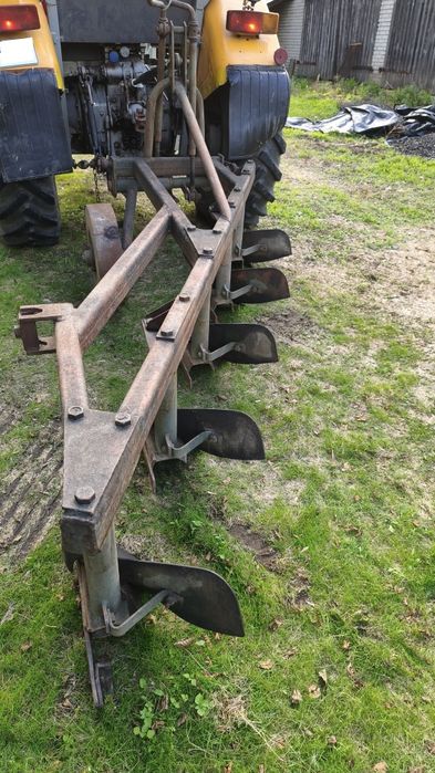 Pług podorywkowy  5- skibowy