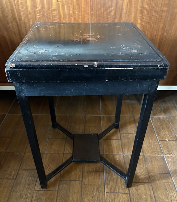 Para restauro: Antiga mesa de jogo asiãtica - madeira lacada e pintada