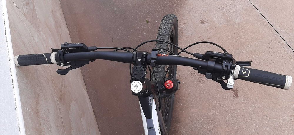 Biciccleta BTT Cube Acid 29