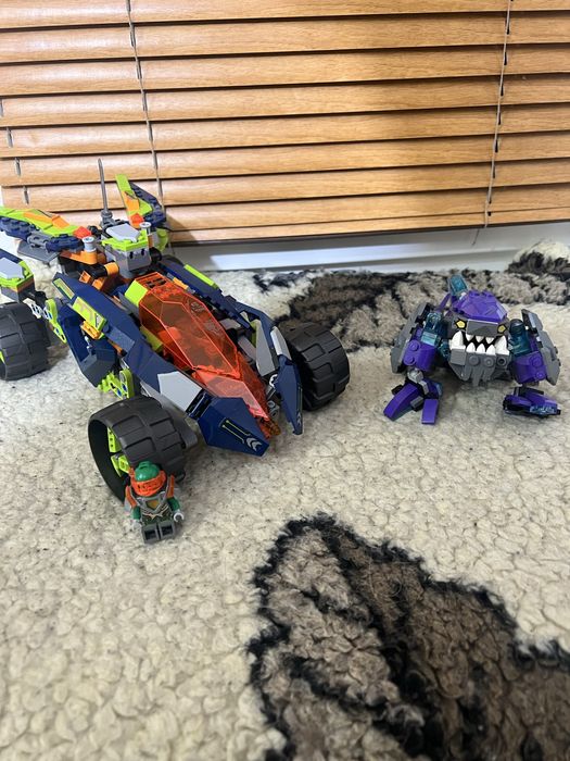 Лего конструктор Nexo Knights, машина Аарона (70355)