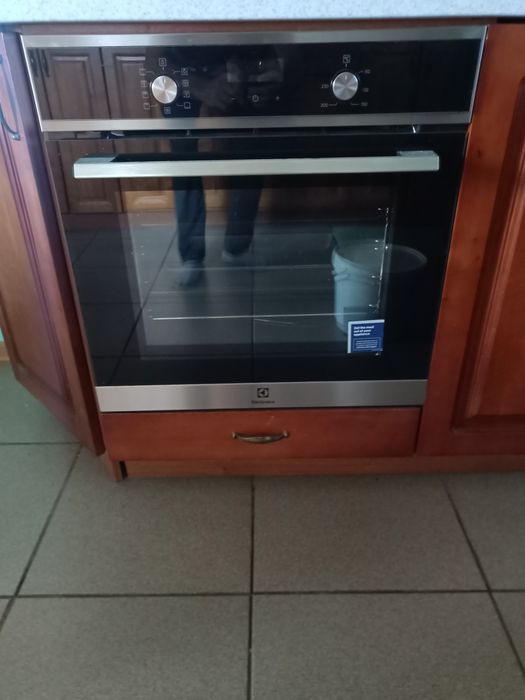 Духовка електрична Продам ТЕРМІНОВО