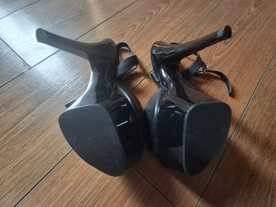 Wysokie buty szpilki