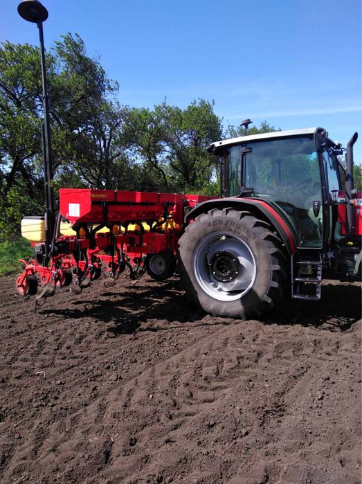 Трактор Massey Ferguson MF 6713