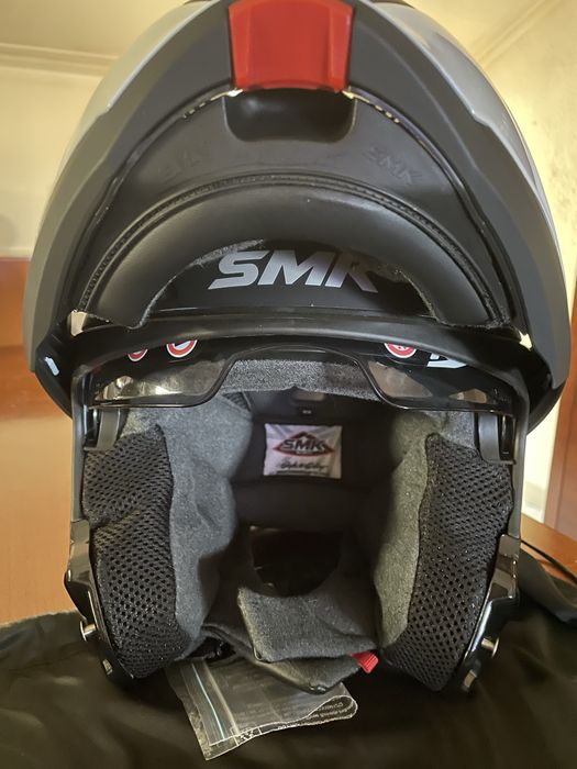 Capacete de moto SMK NOVO, a estrear