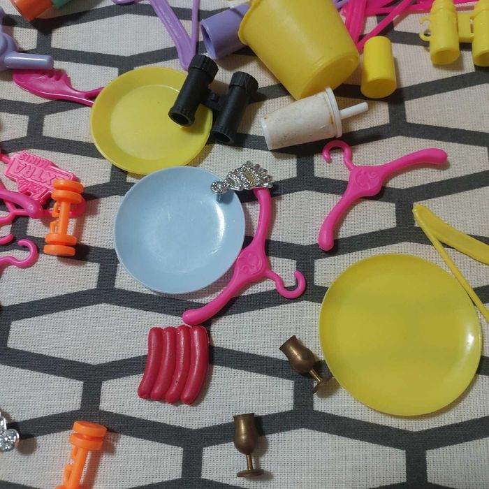 Лот дрібноти для Барбі і не тільки. Продукти, аксесуари, їжа і т.д