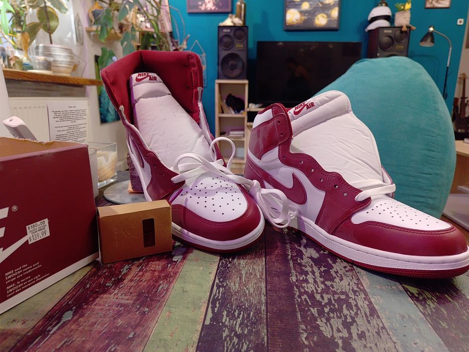 nike air jordan 1 retro high - купити товари моди та стилю - Ціна