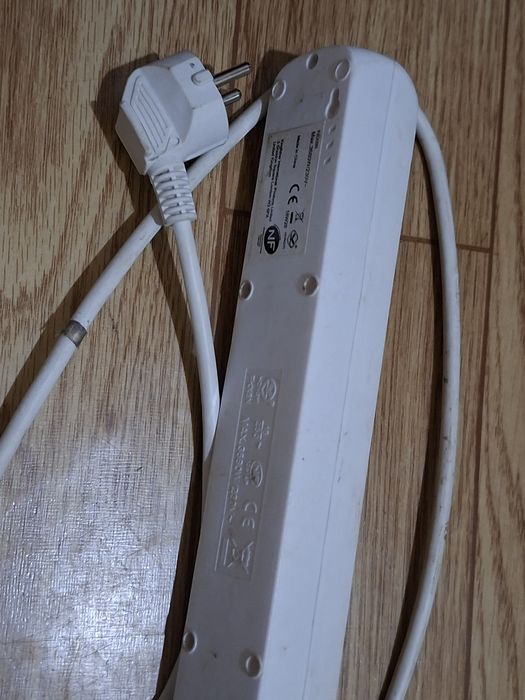 Przedłużacz elektryczny 1.5 m.