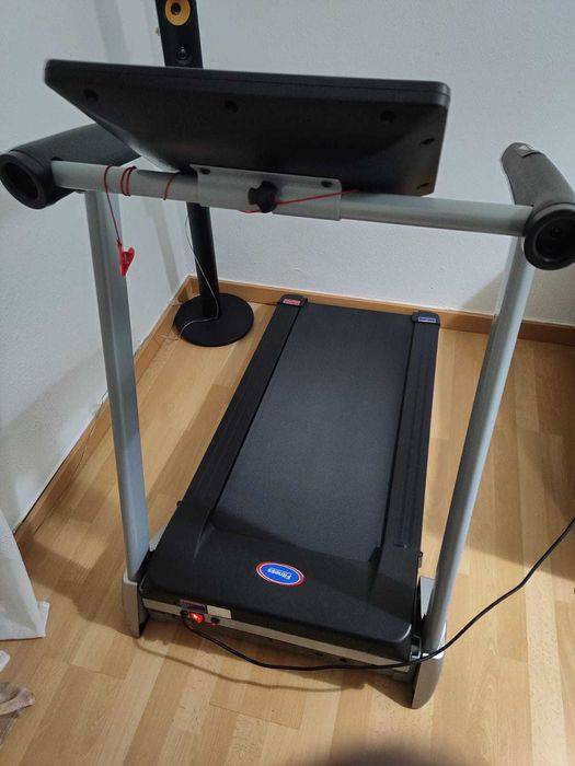 Passadeira de Corrida CLOVER FITNESS A8 (133 x 66 x 122 cm)