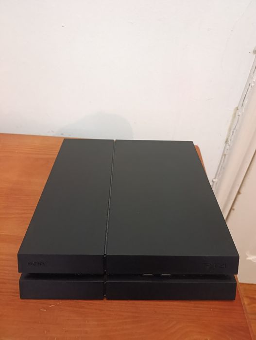 PlayStation 4 1TB em estado perfeito como nova sem marcas